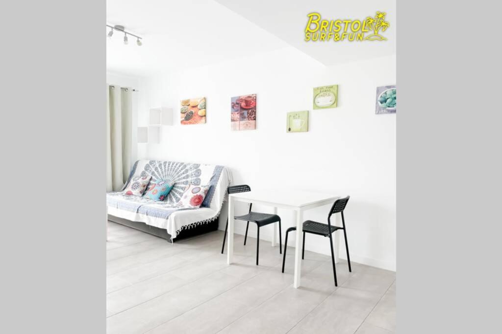 קורלחו B-Rent Bristol Beach Surf & Fun מראה חיצוני תמונה