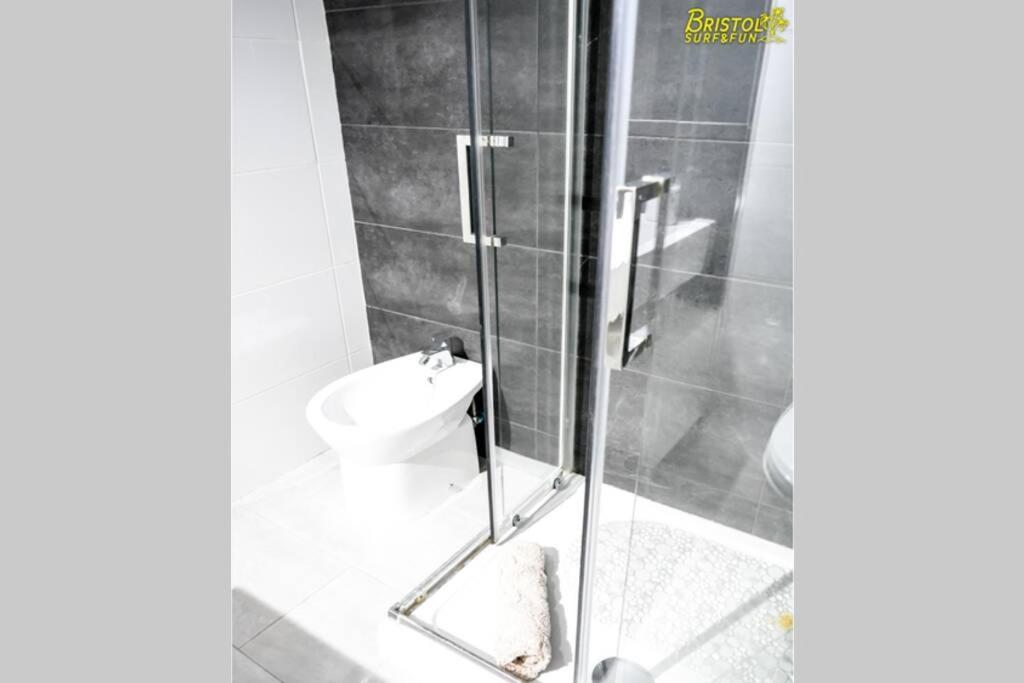 קורלחו B-Rent Bristol Beach Surf & Fun מראה חיצוני תמונה