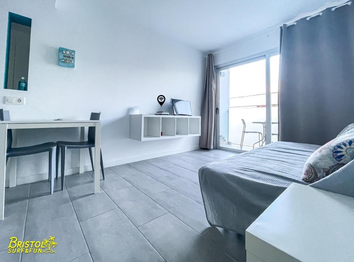 קורלחו B-Rent Bristol Beach Surf & Fun מראה חיצוני תמונה